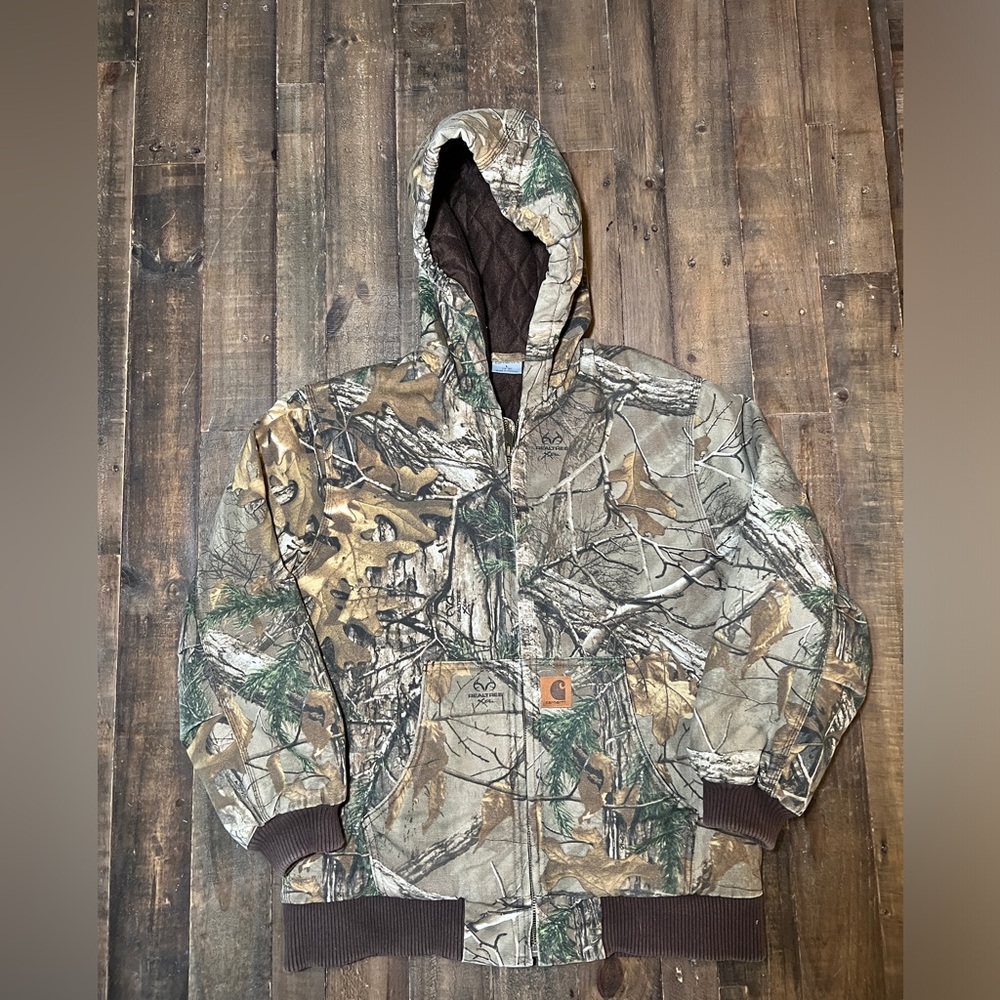 Carhartt /realtree camo canvas lined kids jacket.
